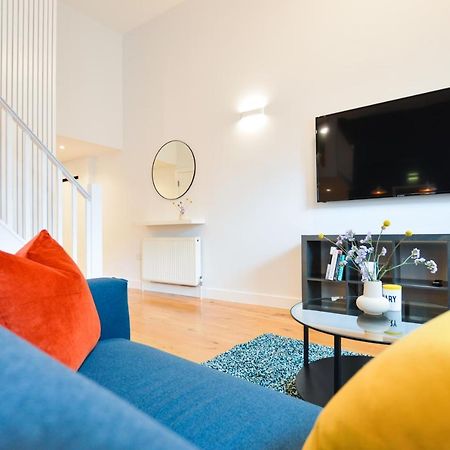 Spacious West Hampstead Apartment With Mezzanine Bedroom By Concept Apartments London Exteriör bild
