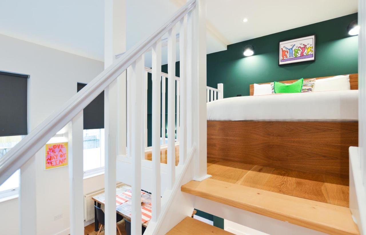 Spacious West Hampstead Apartment With Mezzanine Bedroom By Concept Apartments London Exteriör bild