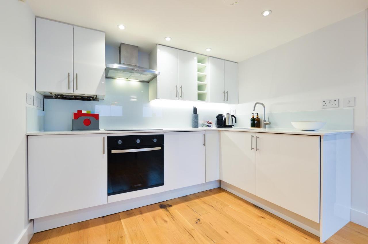 Spacious West Hampstead Apartment With Mezzanine Bedroom By Concept Apartments London Exteriör bild