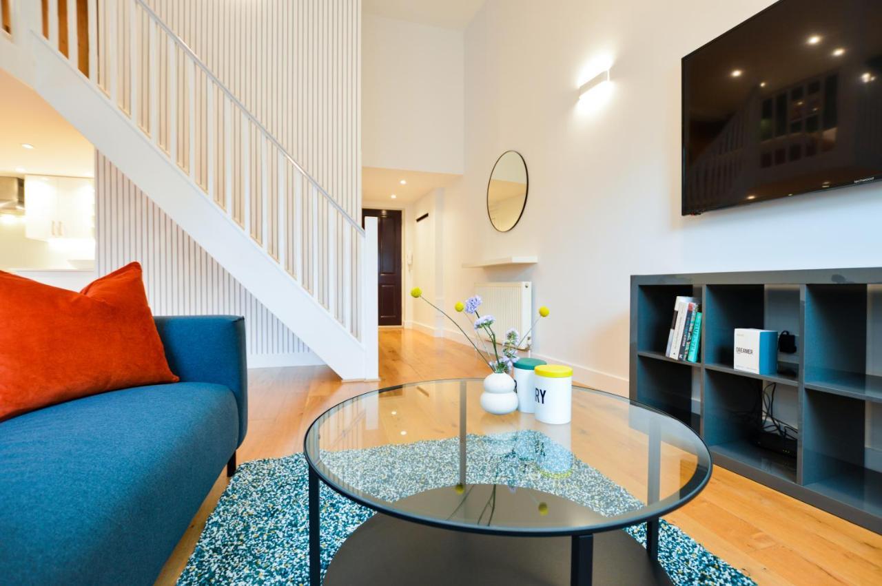 Spacious West Hampstead Apartment With Mezzanine Bedroom By Concept Apartments London Exteriör bild